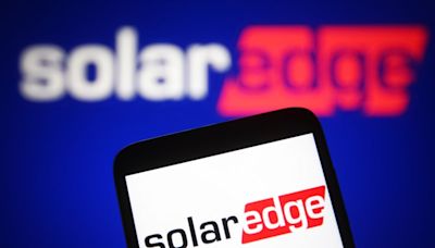 SolarEdge shares hold steady price target amid layoffs By Investing.com