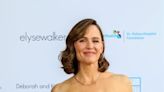 Jennifer Garner Stuns in "Radiant" Off-the-Shoulder Dress During Rare Red Carpet Appearance