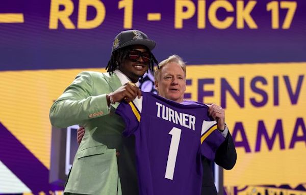 Minnesota Vikings haven't signed Dallas Turner yet. Is it time to panic? | Sporting News