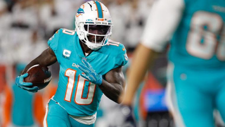 What did Tyreek Hill do? Explaining controversial police detainment of Dolphins star before Week 1 game | Sporting News