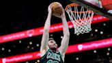 Luke Kornet injury: Celtics center leaves Game 2 with wrist sprain
