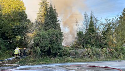 South Vancouver fire sending thick smoke into air