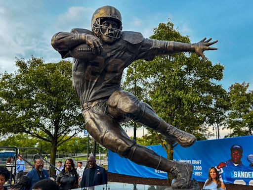 Detroit Lions file motion for Barry Sanders statue lawsuit to be dismissed