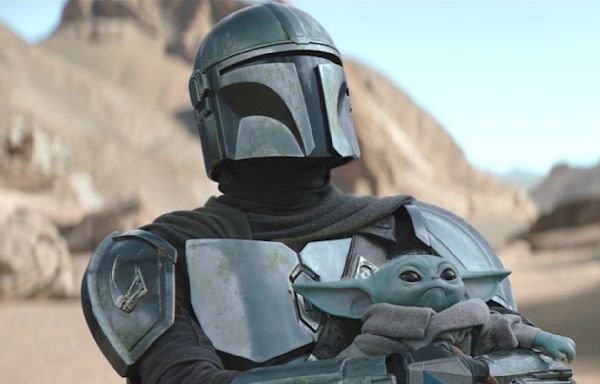 New Mandalorian & Grogu Movie Footage May Reveal A Bold Star Wars Strategy - Looper