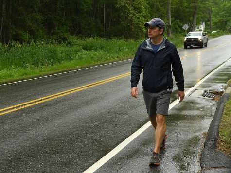 Chris Murphy finishes his annual cross-state walk in Mystic