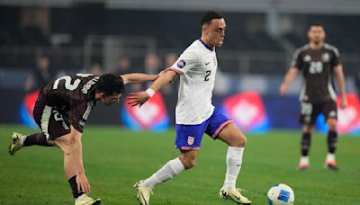 El estadounidense Sergiño Dest sufre lesión de rodilla. Peligra su participación en la Copa América