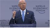 Klaus Schwab le dice a las élites del FEM: “Debemos obligar” a la humanidad a “colaborar” con la agenda globalista