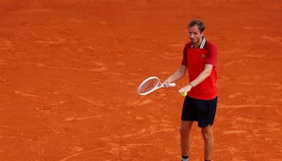 Medvedev se sincera sobre su relación con Stefanos Tsitsipas: ‘Es difícil’