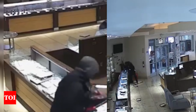 PNG Jewellers' outlet robbed in broad daylight in US; video goes viral - Times of India