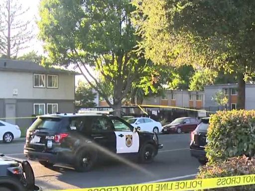 1 dead, 1 injured in shooting on La Riviera Drive in Sacramento, police say