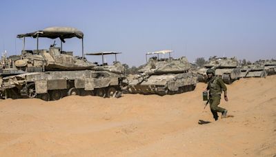 Los tanques de Israel se aproximan a la frontera con Gaza antes de la prometida ofensiva en Rafah