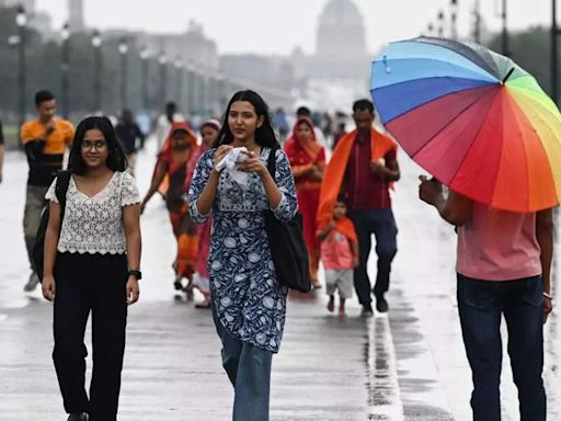 Delhi witnesses coolest and wettest September in 3 years, but rainfall unlikely over next 7 days - Times of India