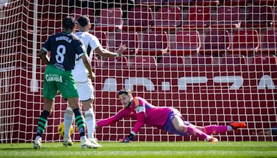 Bernabé se queda como único portero del Albacete