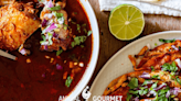 Birria de pollo: para ‘chopear’ tu taco en caldito y quitarte el frío. Receta fácil y super económica