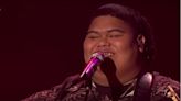 ‘American Idol’ Contestant Iam Tongi Earns a Hug After Covering Lionel Richie Classic