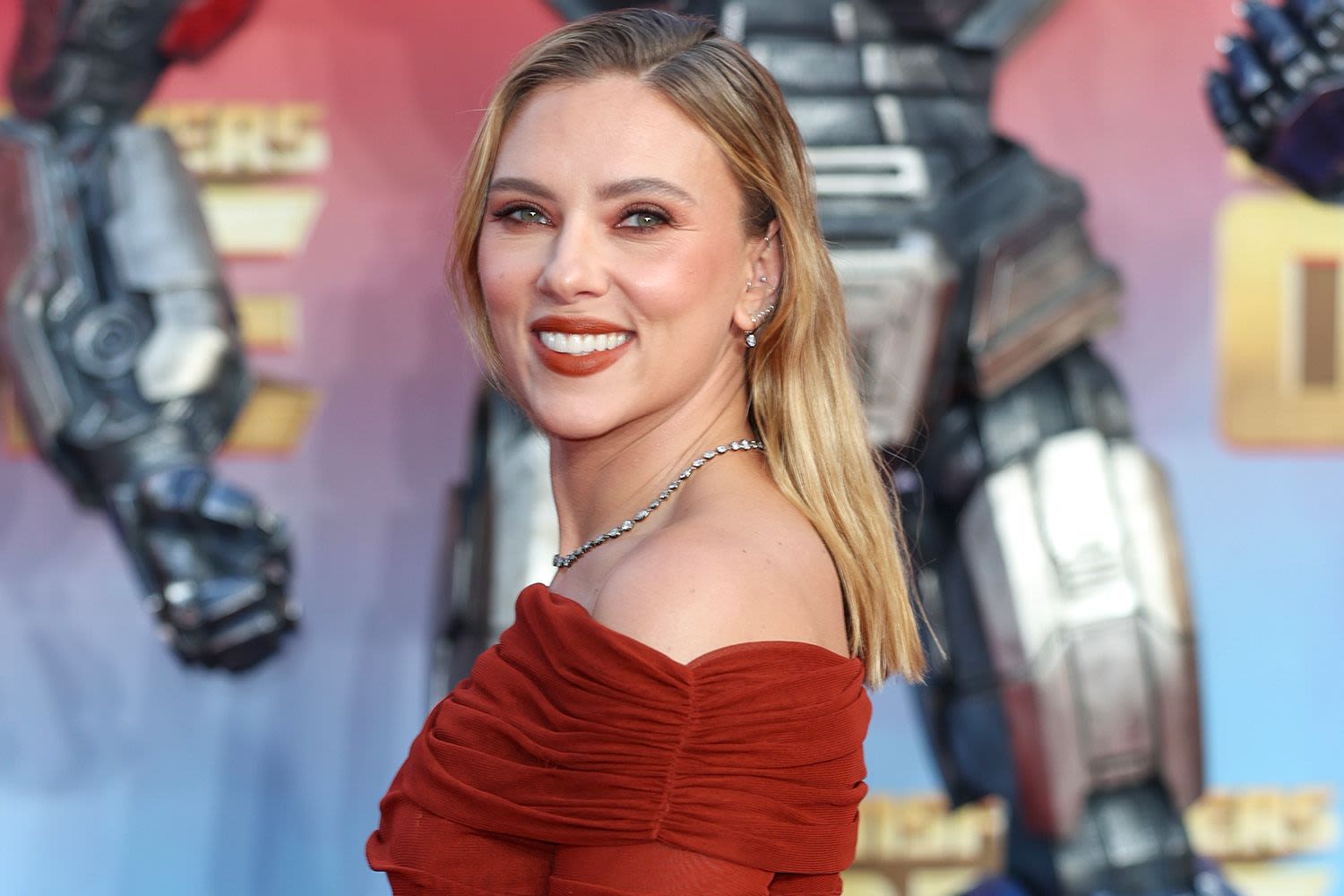 Scarlett Johansson Is a Vision in London, Plus Naomi Campbell, Demi Lovato, Sophie Turner and More