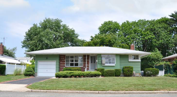 ‘It’s a hot mess’: This Missouri couple’s $1.2M home was listed for sale on Zillow for just $10,200. Trust your gut when housing prices are (literally) too good to be true