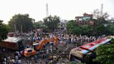 Four dead and 100 injured after train derails in eastern India