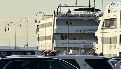 At least 2 injured in party boat stabbing near New York City pier