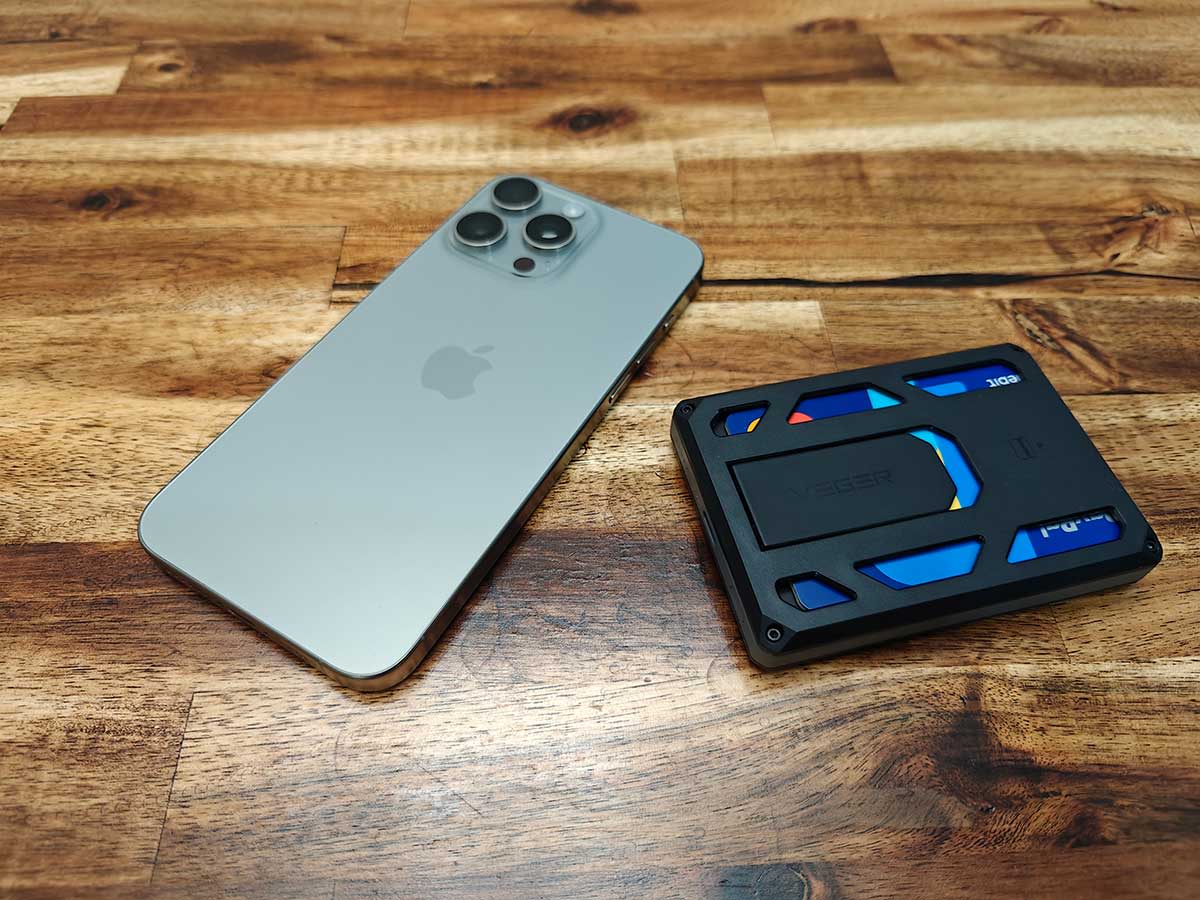 VEGER X5 WalletTrack power bank review - combines a MagSafe wallet, power bank, and a tracker - The Gadgeteer