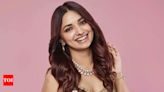 Bigg Boss OTT 2 fame Jiya Shankar lashes out at a troll for making a racist remark on her viral video; says, “I hope you rot in hell” - Times of India