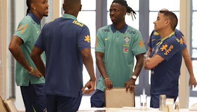 Vinicius Jr. se sumó a la selección brasileña y sorprendió con su nuevo look