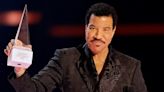 Lionel Richie Wins AMA Icon Award at the 2022 AMAs as Stevie Wonder and Charlie Puth Sing Tribute