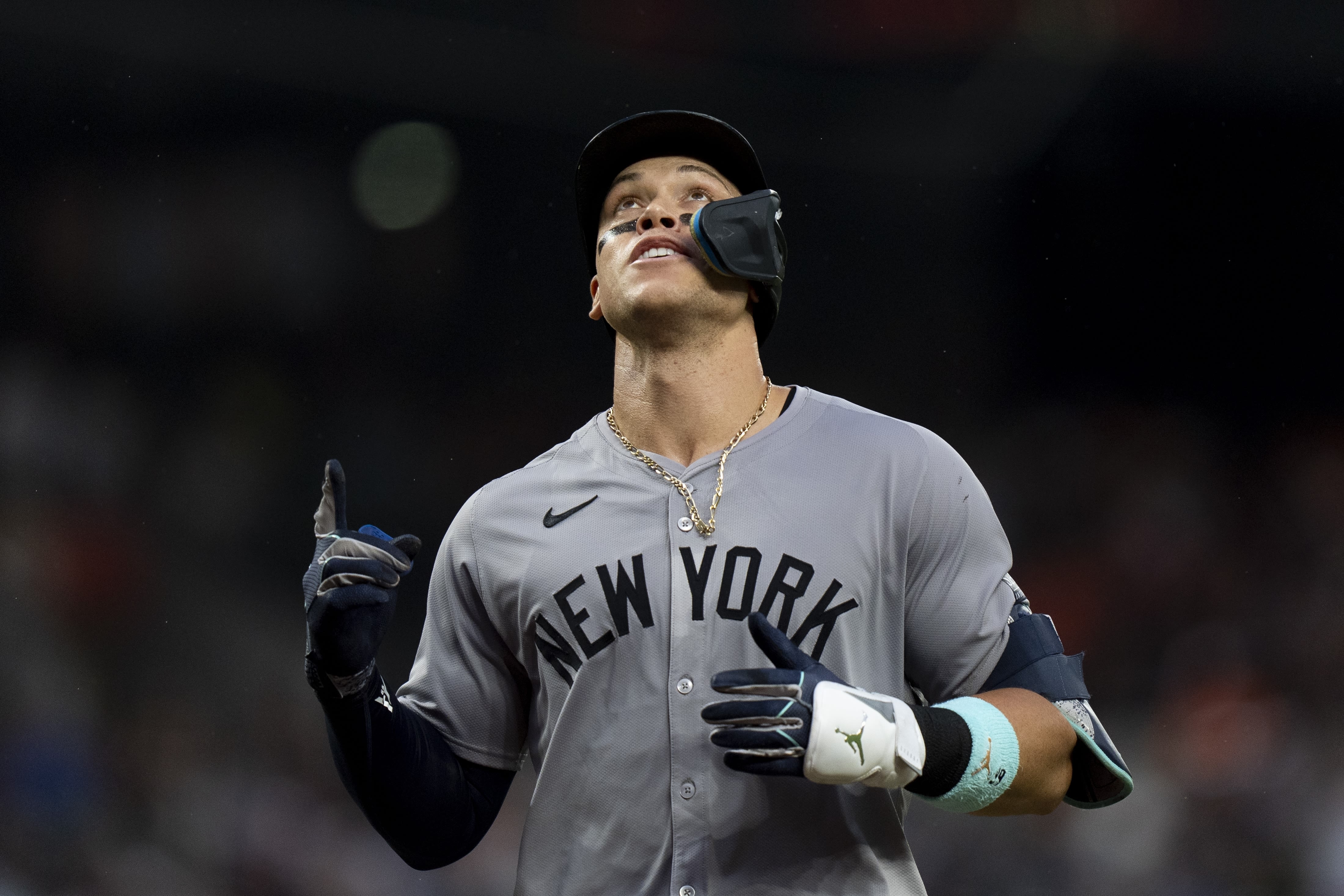 Judge hits 33rd homer, benches clear in 9th as Yankees top Orioles 4-1 to trim AL East lead to 1