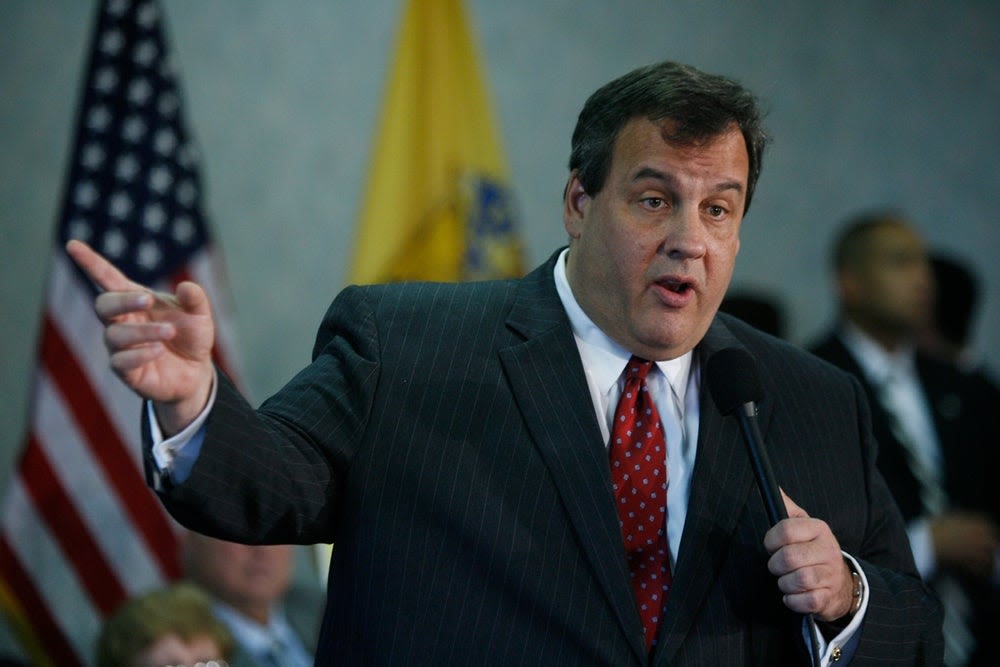 Chris Christie Lashed Out At Billionaire Warren Buffett: 'Shame On You' – He Says: 'Rich People Should Not ...