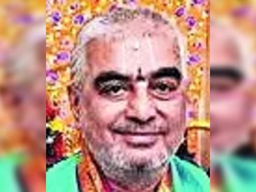 High Court Stays Trial Court Order on Ex-Chief Priest of TTD | Vijayawada News - Times of India