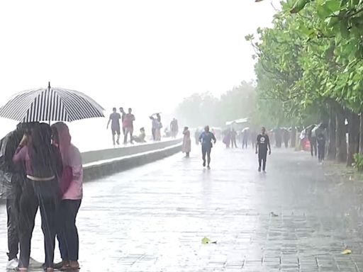 Heavy rain lashes Mumbai, adjoining areas; IMD issues warning