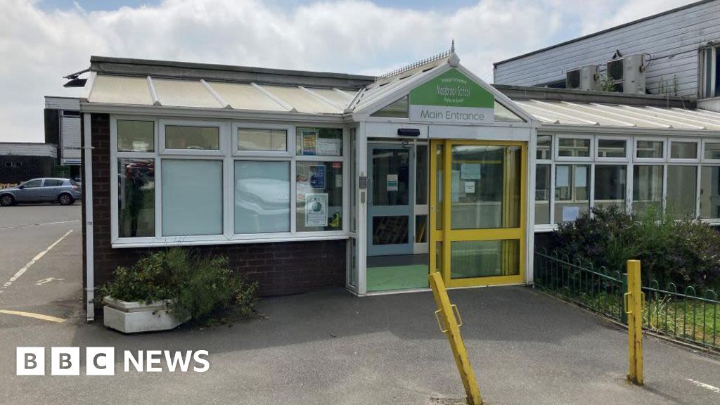 Sheffield: Staff and parents help revamp old school building