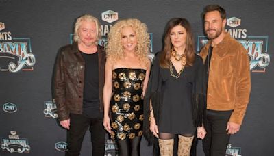 Little Big Town sings national anthem at Nashville Predators playoff game vs. Canucks