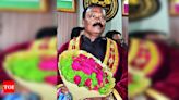 New HDMC mayor brings back traditional gown-wearing custom | Hubballi News - Times of India