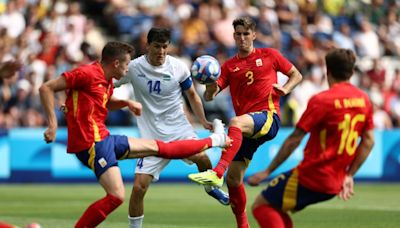 Booed Argentina snatch draw, Spain win Olympic men's football opener