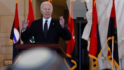 Joe Biden condenó el resurgimiento del antisemitismo en la ceremonia de conmemoración del Holocausto