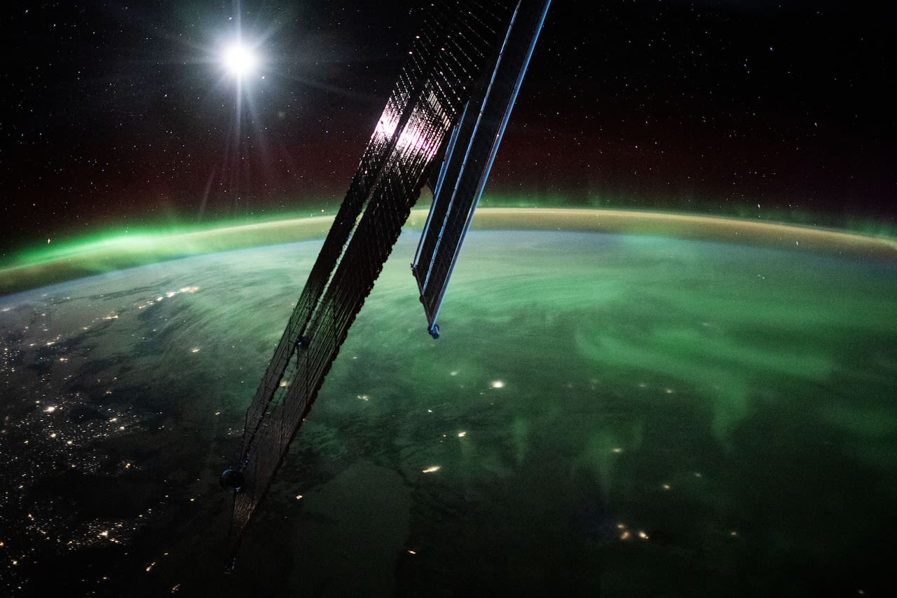 Severe geomagnetic storm could disrupt power, communications in U.S.