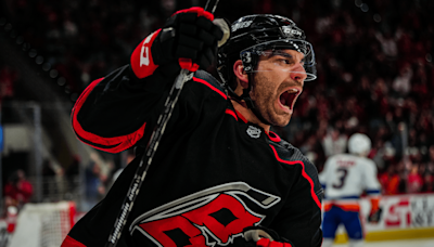 Canes Re-Sign Martinook To Three-Year Contract | Carolina Hurricanes