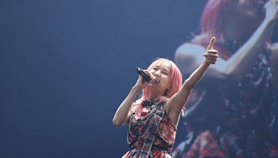 「鬼滅之刃」歌姬LiSA睽違6年訪台 9千粉絲嗨翻合唱
