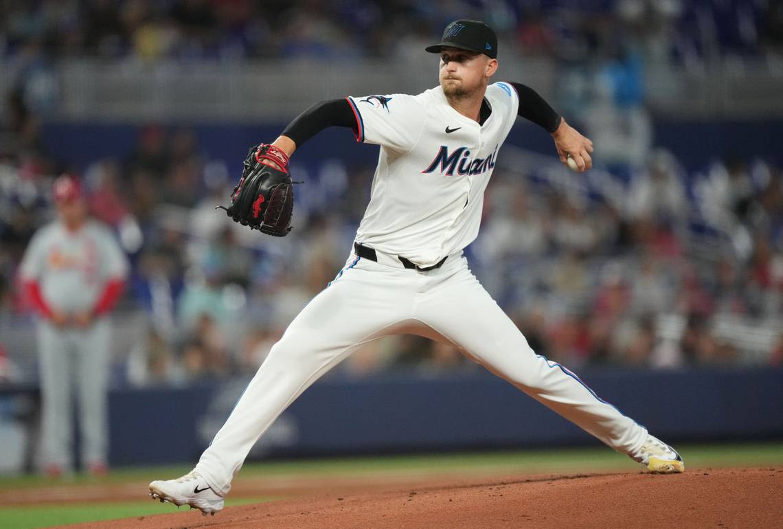 As Marlins lose sixth in a row, pitching staff hopes for relief from rookie Roddery Munoz