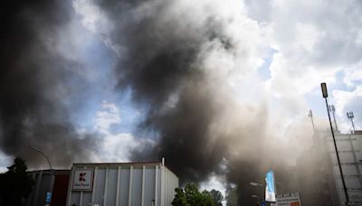 Berlin fire brigade warns of toxic fumes from metal factory blaze