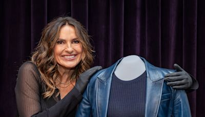 ‘Law & Order: SVU’ detective’s costume joins Smithsonian collection