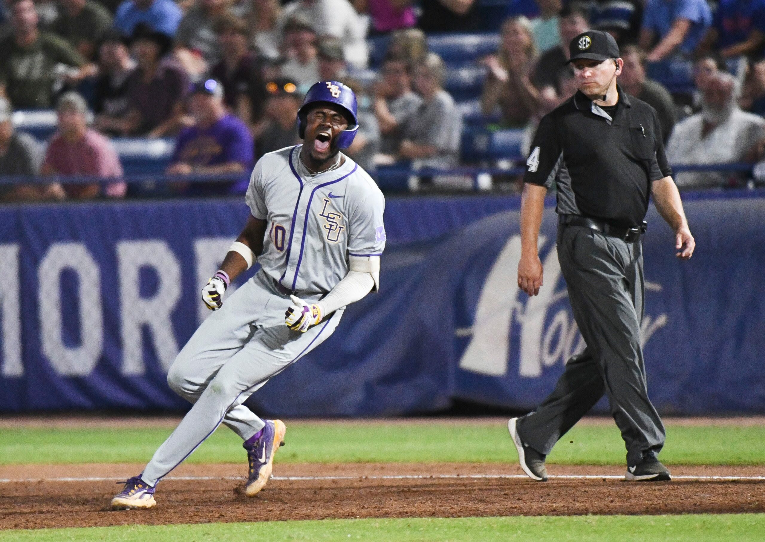 Former Gamecock Michael Braswell serves as the hero for LSU in win over South Carolina