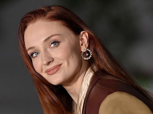 Sophie Turner Just Debuted a Bouncy New Lob