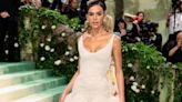 Saiba o valor milionário do vestido de Bruna Marquezine no MET Gala