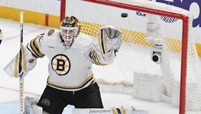 Report: Devils still interested in Bruins goalie Linus Ullmark