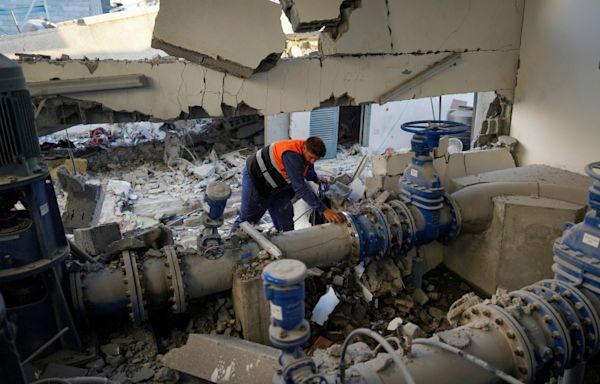 Gaza town says mayor killed in Israeli strike on water station