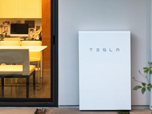 【開箱】讓特斯拉當你的停電救星，一次看懂 Tesla Powerwall 強在哪？地表最聰明的不斷電儲能系統，值得裝嗎？