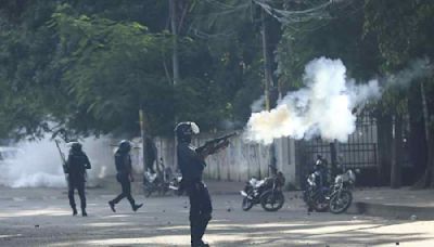 Violence grips Dhaka as quota clashes kill 18 more people in Bangladesh, take toll to 25