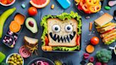 Sándwich en forma de vampiro rico en vitamina A, un lonche nutritivo y divertido para los niños